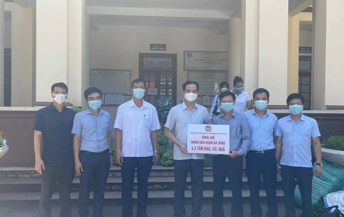 Quận Hà Đông tiếp nhận hơn 6 tấn rau, củ, quả