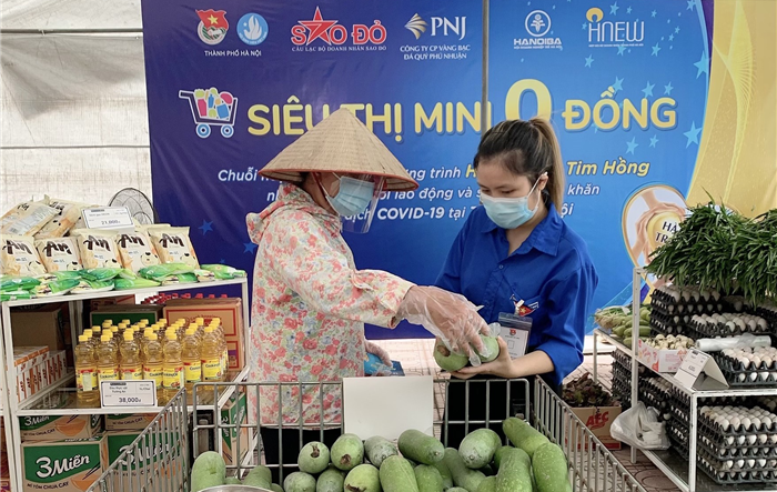 "Siêu thị mini 0 đồng - Hà Nội trái tim hồng" của tuổi trẻ Thủ đô