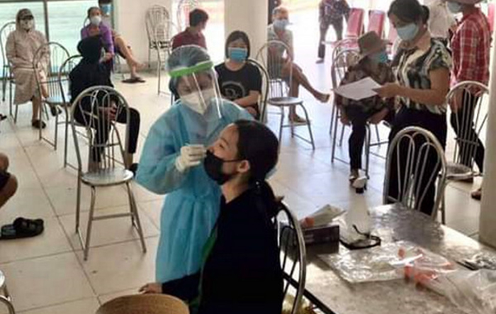 Mê Linh chủ động xét nghiệm diện rộng để phòng, chống dịch Covid-19