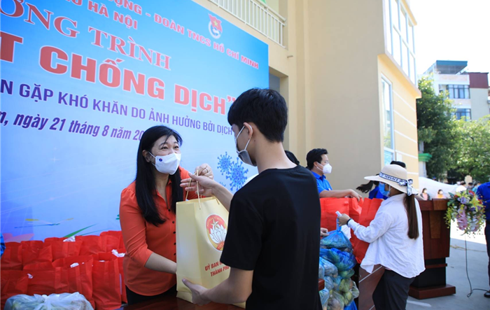Hỗ trợ 2.200 người lao động, sinh viên gặp khó khăn do dịch Covid-19 trên địa bàn quận Bắc Từ Liêm