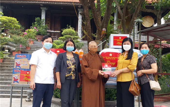 Ủy ban MTTQ Việt Nam Thành phố thăm, động viên các chức sắc Phật giáo nhân dịp Lễ Vu Lan năm 2021