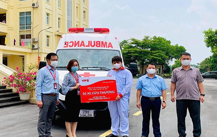 Huyện Mê Linh tiếp nhận xe cứu thương hỗ trợ phòng, chống dịch Covid-19