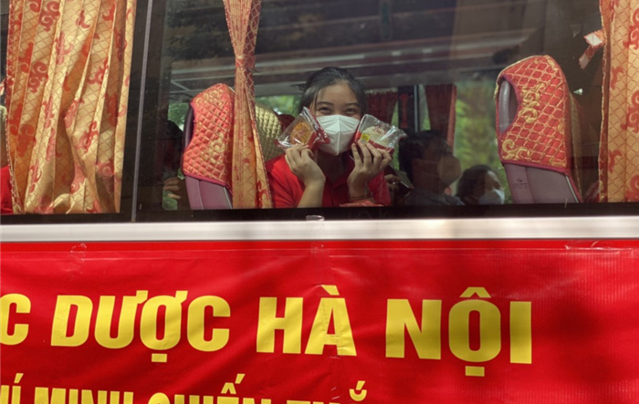 Gần 500 cán bộ, giảng  viên, sinh viên các trường y, dược Hà Nội lên đường vào Nam chống dịch