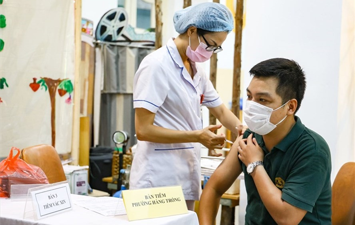 Khẩn trương rà soát, chấn chỉnh công tác tiêm chủng vắc xin phòng Covid-19 trên địa bàn Thành phố