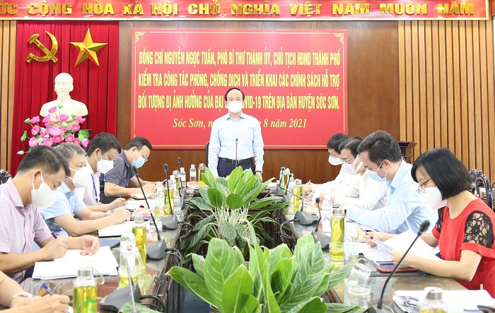 Đồng chí Nguyễn Ngọc Tuấn kiểm tra công tác phòng, chống dịch tại huyện Sóc Sơn 