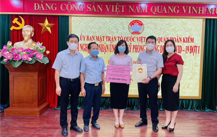 Đảng ủy Khối doanh nghiệp ngoài khu vực nhà nước quận Hoàn Kiếm chung tay phòng, chống dịch Covid-19