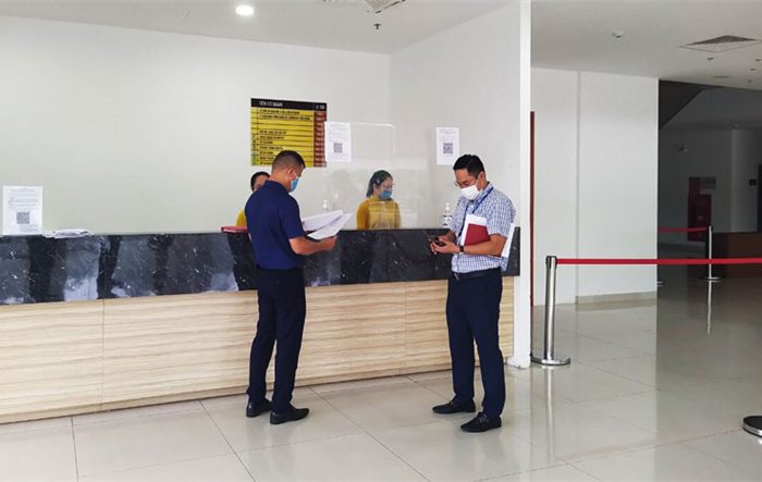 Kiểm tra đột xuất về công tác phòng, chống dịch, việc thực hiện giãn cách xã hội tại các cơ quan, đơn vị