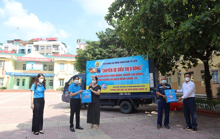 Trao hơn 200 “Túi an sinh Công đoàn” cho người lao động bị ảnh hưởng bởi dịch Covid-19