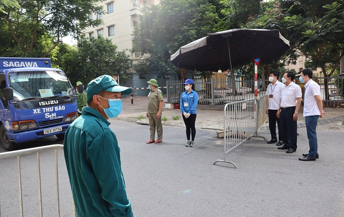 Bí thư Quận uỷ Nam Từ Liêm kiểm tra công tác phòng, chống dịch Covid-19 trên địa bàn Quận