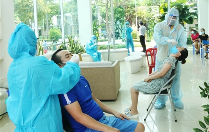 Bảo vệ đất nước trước những "biến chủng" ăn theo Covid-19 - Chặn mối nguy từ những trò lố câu view