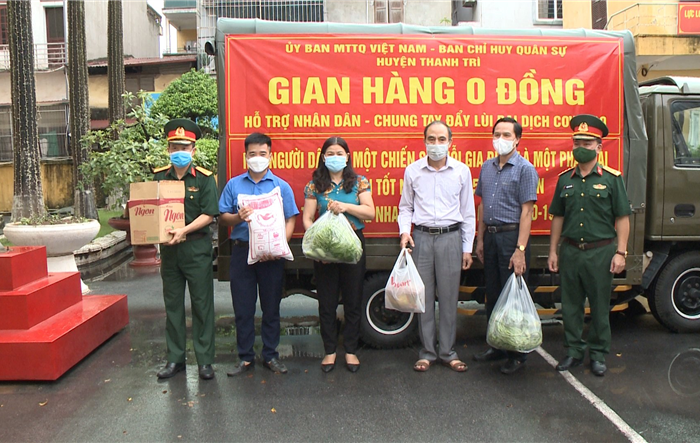 Những chuyến xe lưu động “Gian hàng  0 đồng” đến với người dân khó khăn, thắm đượm tình quân - dân