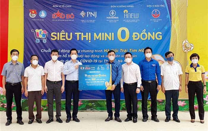 Quận Hoàn Kiếm: Khai trương “Siêu thị mini 0 đồng - Hà Nội trái tim hồng”