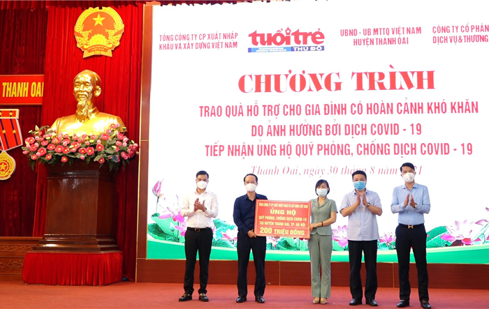 Tiếp nhận ủng hộ Quỹ phòng, chống dịch Covid-19