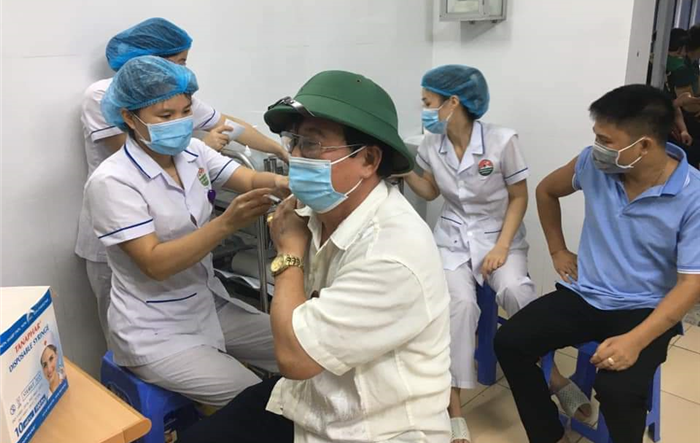  Huyện Ba Vì: Đẩy nhanh việc tiêm vắc xin phòng, chống Covid-19 cho người dân