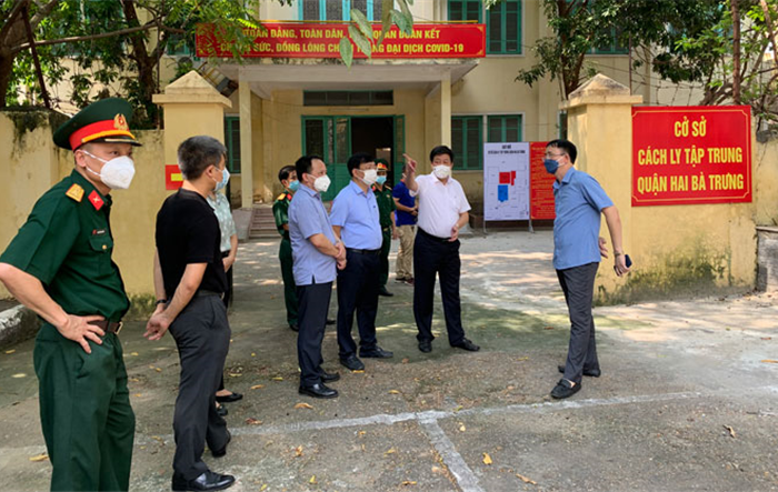 Phó Chủ tịch UBND Thành phố Dương Đức Tuấn kiểm tra công tác phòng, chống dịch tại quận Hai Bà Trưng