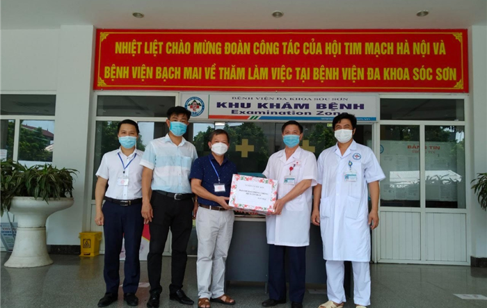 Phó Bí thư Thường trực Huyện ủy Sóc Sơn thăm, động viên lực lượng tuyến đầu phòng, chống dịch Covid-19 