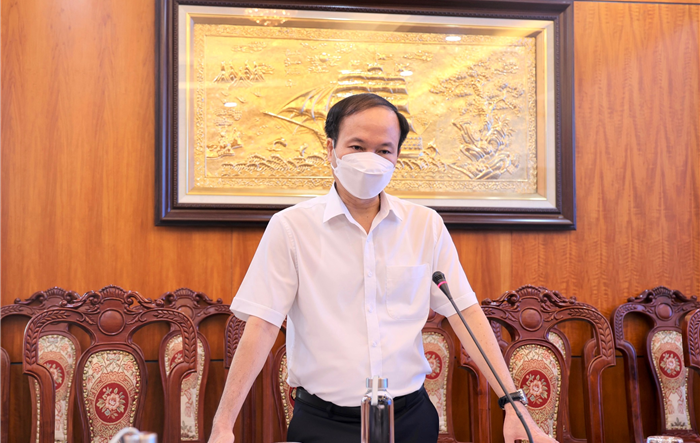 Bí thư Quận ủy Long Biên Đường Hoài Nam kiểm tra công tác phòng chống dịch Covid-19 tại Công ty xăng dầu khu vực I