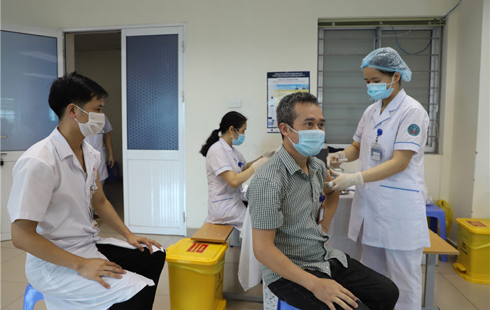 Rút ngắn thời gian cách ly y tế với người về từ vùng dịch đã tiêm đủ 2 mũi vắc xin