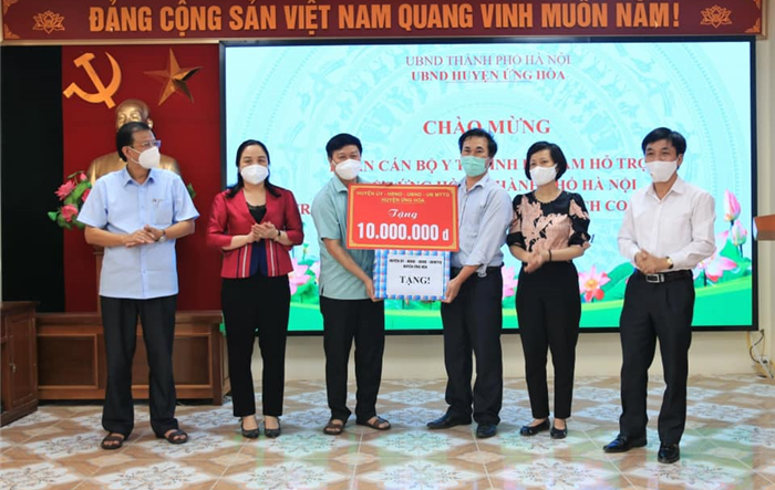 Huyện Ứng Hòa đón Đoàn cán bộ y tế tỉnh Hà Nam hỗ trợ công tác phòng, chống dịch Covid-19
