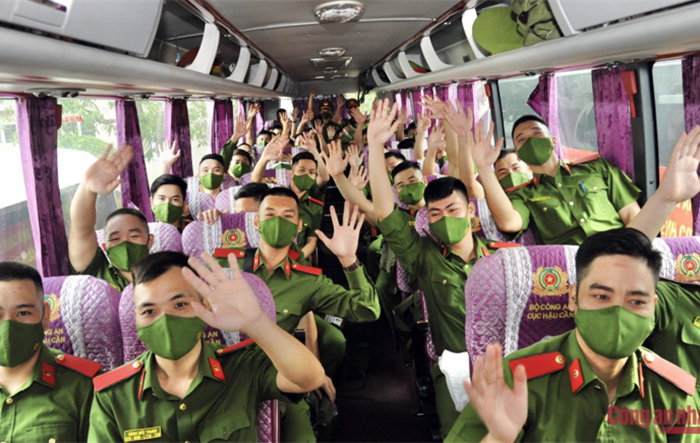 Không thể phủ mờ sứ mệnh thiêng liêng của lực lượng vũ trang trong cuộc chiến chống Covid-19