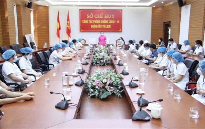 Quận Bắc Từ Liêm đón 112 cán bộ y tế của huyện Thạch Thất và bệnh viện Bạch Mai hỗ trợ phòng, chống dịch Covid-19