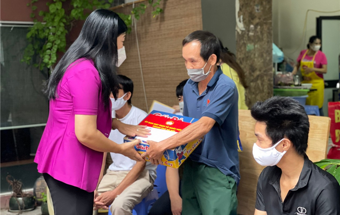 Đoàn kiểm tra số 8 của Ban Thường vụ Thành ủy Hà Nội kiểm tra công tác phòng, chống dịch Covid-19 tại quận Tây Hồ