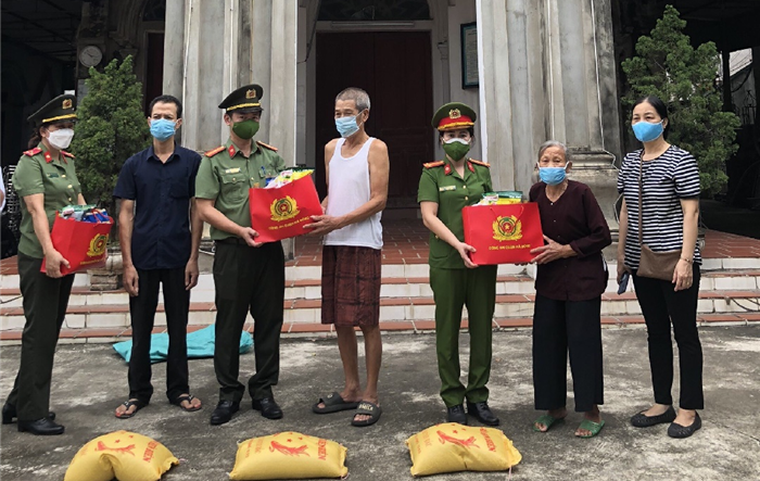 Công an quận Hà Đông thực hiện hiệu quả phong trào thi đua đặc biệt chung sức vì cộng đồng