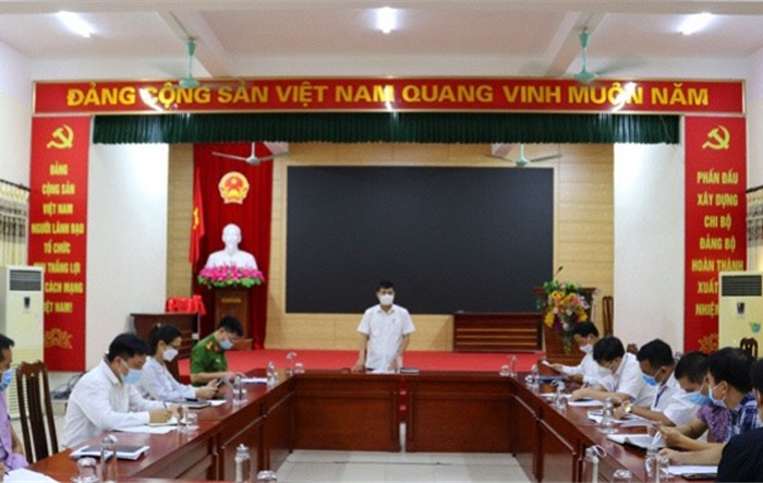 Bí thư Huyện uỷ Quốc Oai kiểm tra công tác phòng, chống dịch Covid-19 tại xã Đông Yên