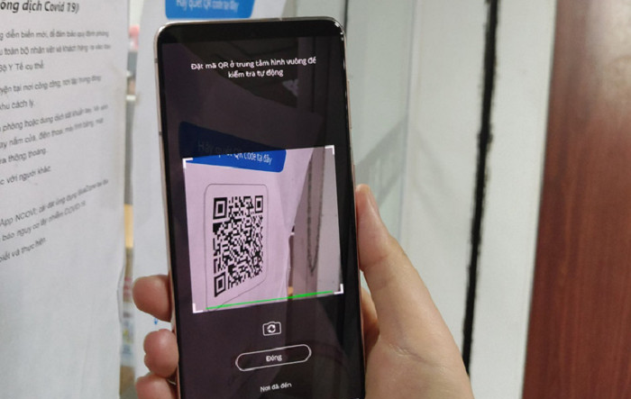 Tăng cường khai báo y tế điện tử, quản lý thông tin bằng mã QR