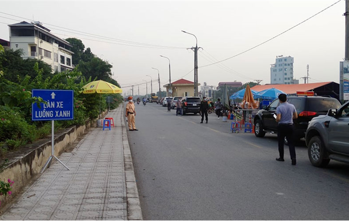 Tổ chức giao thông tạo thuận lợi cho công tác vận chuyển hàng hóa, đi lại của người dân 