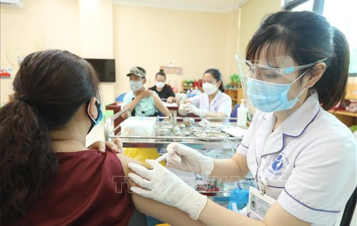 Sự u tối của linh mục Đặng Hữu Nam khi xúi giục người dân không tiêm vắc xin