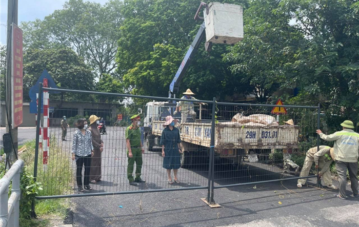 Công an Thành phố triển khai 39 chốt trực tại các tuyến đường ra, vào Phân vùng 1