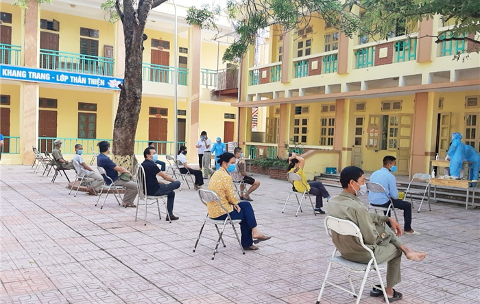 Huyện Ứng Hòa lấy 5.000 mẫu xét nghiệm sàng lọc diện rộng có trọng điểm để phát hiện SARS-CoV-2