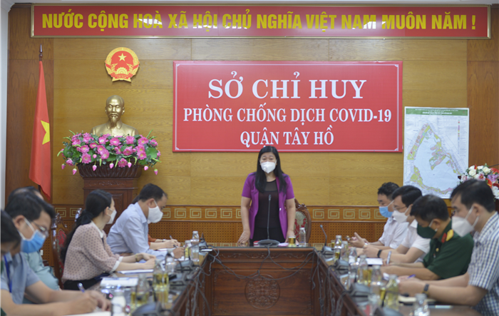 Đoàn công tác số 8 của Ban Thường vụ Thành uỷ kiểm tra công tác phòng, chống dịch Covid-19 tại quận Tây Hồ