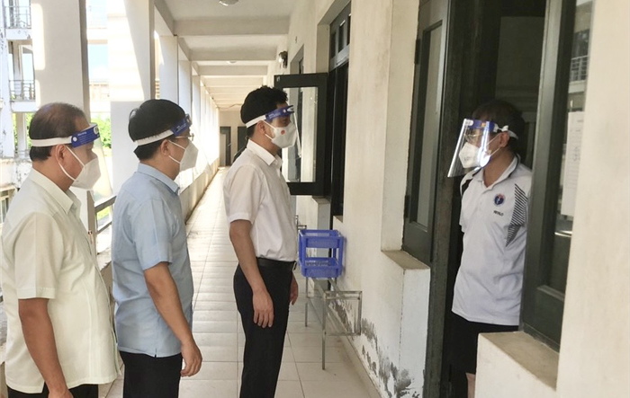Quận Thanh Xuân: Lắp mạng wifi, tiêm vắc xin phòng Covid-19 cho người dân cách ly tập trung