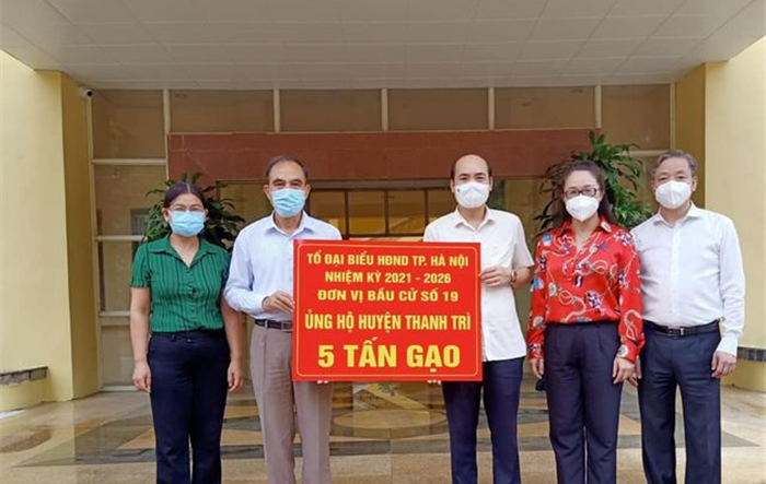 Tổ đại biểu HĐND thành phố Hà Nội - Đơn vị bầu cử số 19 ủng hộ Nhân dân huyện Thanh Trì 5 tấn gạo 