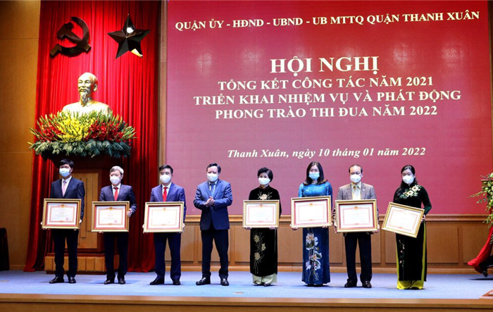 Xây dựng chính quyền điện tử và đẩy mạnh ứng dụng  chuyển đổi số tại quận Thanh Xuân