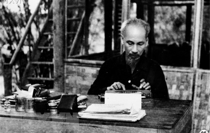 Phòng và chống các biểu hiện tiêu cực theo chỉ dẫn của Chủ tịch Hồ Chí Minh