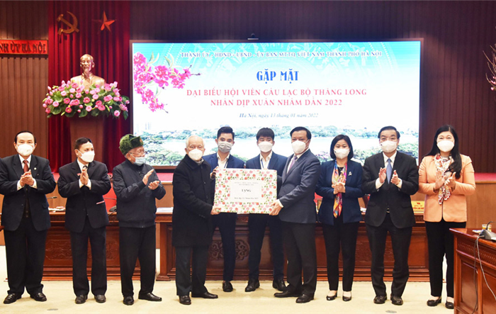 Lãnh đạo Thành phố mong muốn tiếp tục nhận được góp ý và sự ủng hộ của Câu lạc bộ Thăng Long