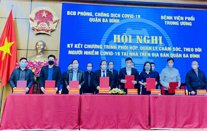 Quận Ba Đình ký kết phối hợp với Bệnh viện Phổi Trung ương  quản lý, chăm sóc người nhiễm Covid-19 tại nhà