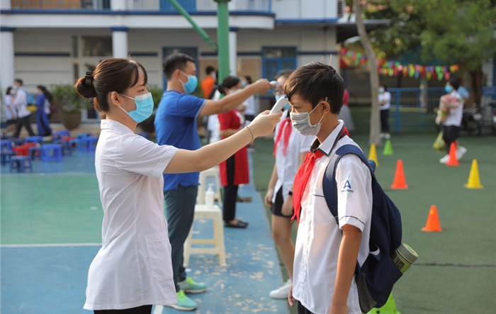 Lấy ý kiến các bộ ban ngành,  xem xét mở cửa trường học trở lại