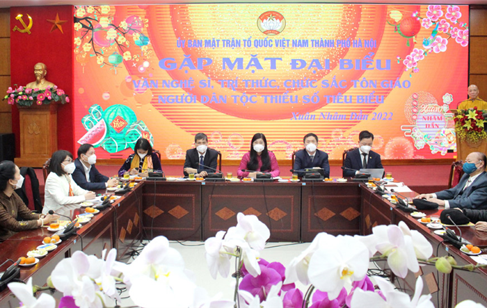 Gặp mặt đại biểu văn nghệ sĩ, trí thức, chức sắc tôn giáo, người dân tộc thiểu số tiêu biểu trên địa bàn Thủ đô