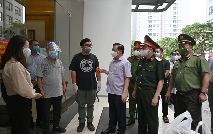  Bí thư Thành ủy Hà Nội Đinh Tiến Dũng chỉ đạo các nhiệm vụ trọng tâm về phòng, chống dịch trong dịp Tết Nguyên đán