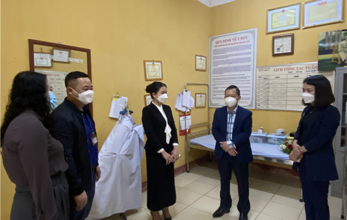 Phó Bí thư Thường trực Huyện ủy Sóc Sơn kiểm tra  công tác công tác phòng, chống dịch Covid-19 tại xã Hồng Kỳ