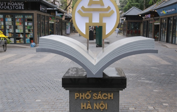 Phố sách Xuân Nhâm Dần 2022 với chủ đề “Cánh én chào xuân – Nâng tầm tri thức”