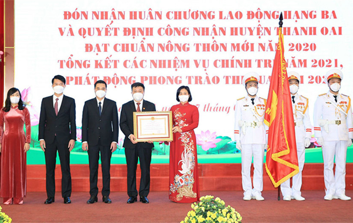 Huyện Thanh Oai đón nhận Huân chương Lao động hạng Ba và Bằng công nhận đạt chuẩn nông thôn mới