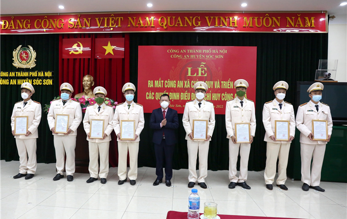 Sóc Sơn: Ra mắt Công an xã chính quy và triển khai các Quyết định điều động chỉ huy công an xã