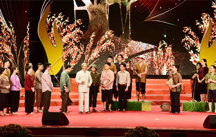 Thành phố Hà Nội tổng kết 30 năm phong trào thi đua “Người tốt, việc tốt”, vinh danh công dân Thủ đô ưu tú năm 2022