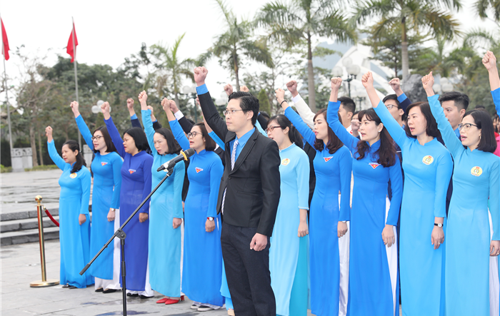 Kết hợp chặt chẽ, hiệu quả giữa đào tạo, bồi dưỡng về chính trị với rèn luyện, thử thách trong thực tiễn để nâng cao bản lĩnh chính trị cho quần chúng ưu tú