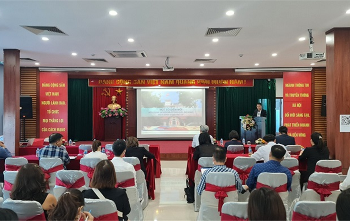 Phổ biến quy định pháp luật mới cho các doanh nghiệp bưu chính trên địa bàn thành phố